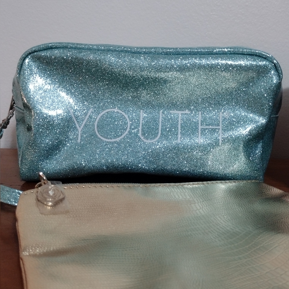 Cosmetics Bag Bundle - Picture 2 of 14